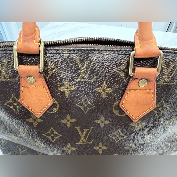 LOUIS VUITTON Alma Vintage Monogram Handbag Monogram Canvas - Picture 7 of 14